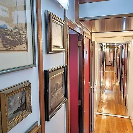 فندق Hotelboat