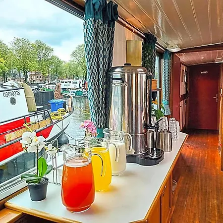 Hotelboat *