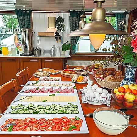 فندق Hotelboat *