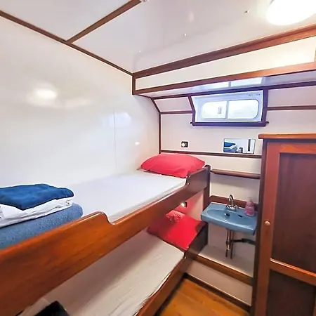 Hotelboat *