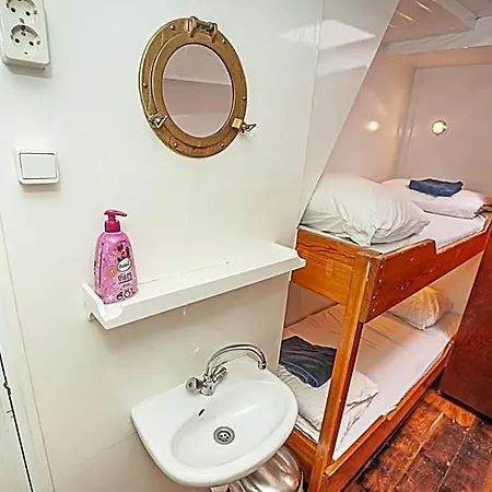 Hotelboat *