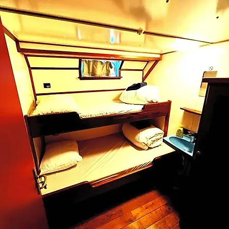 Hotelboat *